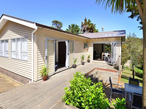 9 Hillcrest Road, Hatfields Beach