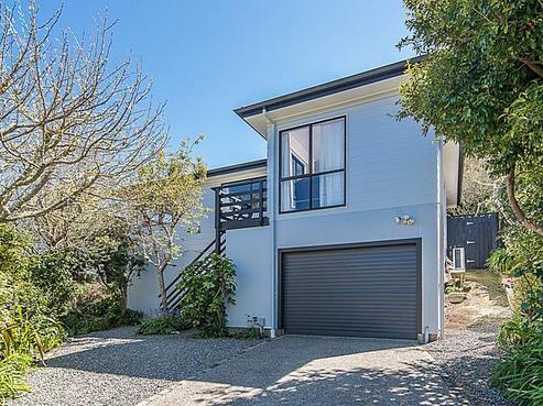 2 Sasanqua Way, Crofton Downs