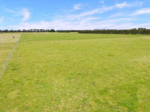 77 Leslies Road, Cust