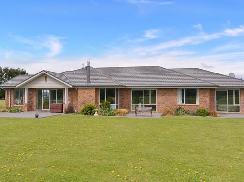 81 Leslies Road, Cust