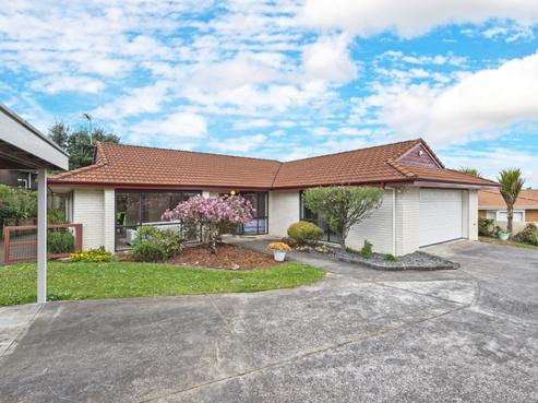 20 Pinewood Grove, Botany Downs
