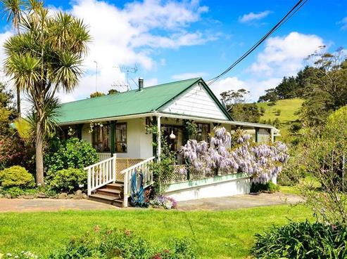 132 Waitakere Road, Waitakere