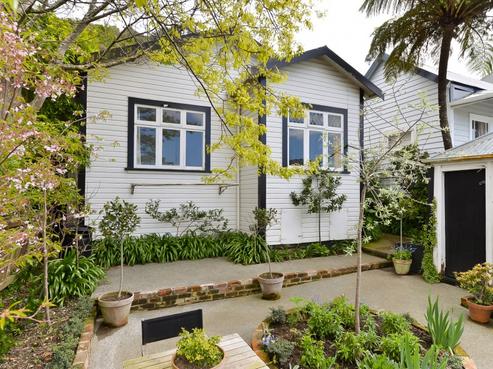 6 Barton Terrace, Thorndon