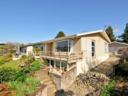 16 Sunnyhills Avenue, Glenview