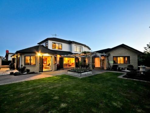 45 Huntington Drive, Huntington