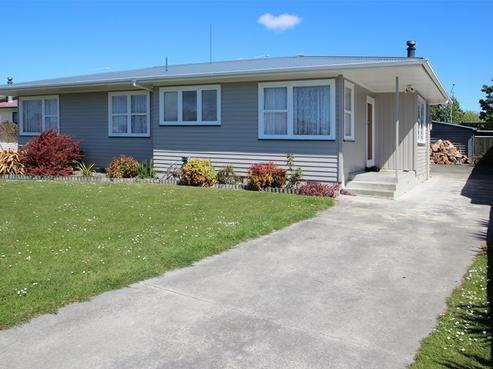 104 Clarence Cox Crescent, Pirimai