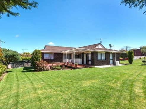 3 Saint Simon Place, Botany Downs