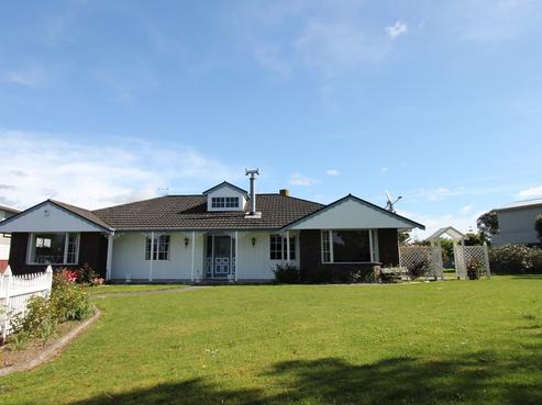 10 Meads Place, Bulls