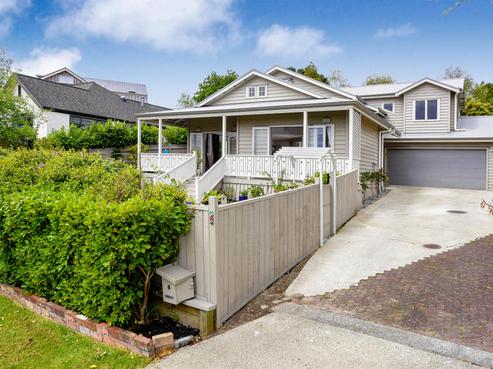 4 Glenvar Road, Torbay