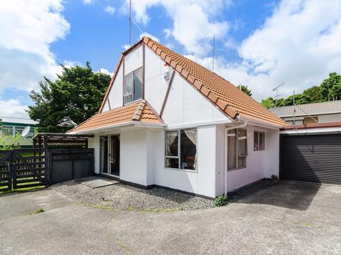 2/23 The Glade South, Pukekohe