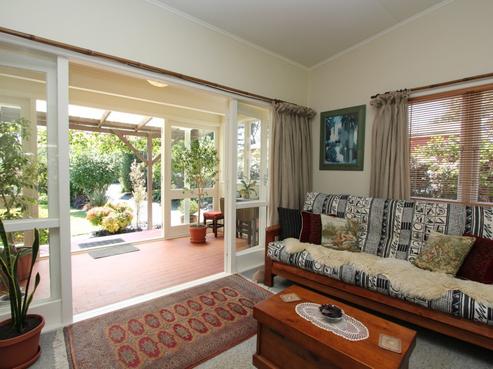 8 Pipi Street, Te Awanga