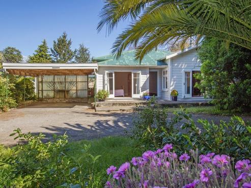 1504 State Highway 2, Featherston