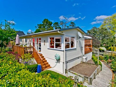 2/242 Sunset Road, Windsor Park