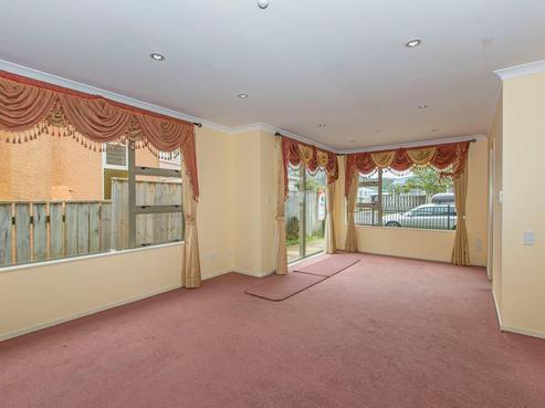 7 Bristol Square, Central Hutt