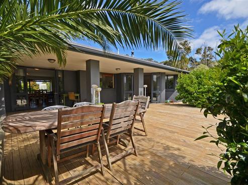 1191 State Highway 16, Waimauku