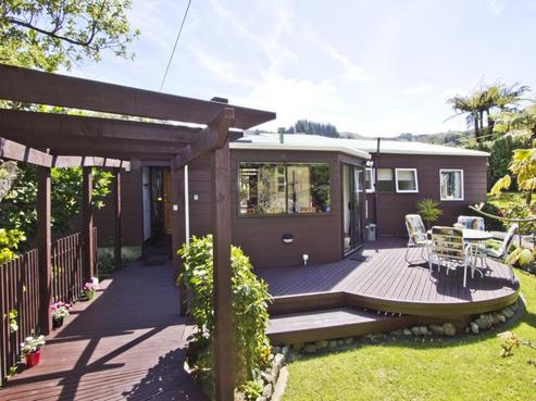 86 Pomare Road, Tirohanga