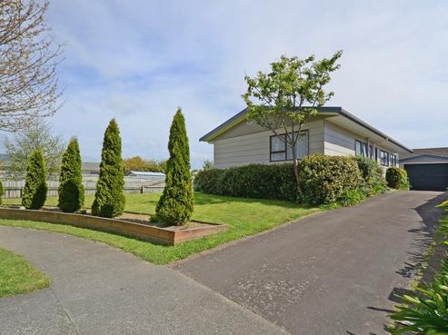 33 Delaware Grove, Totara Park