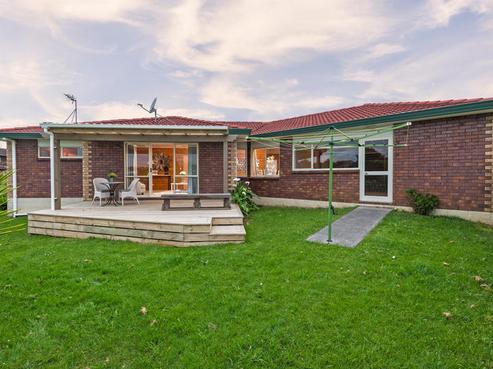 2/15 Emma Court, Northpark