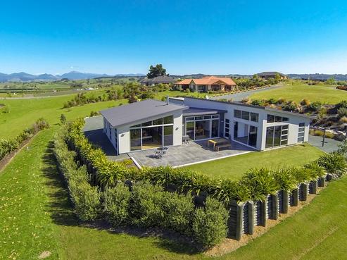 6 Ribbonwood Lane, Redwood Valley