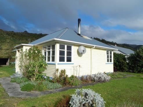 7 Main Road, Hector
