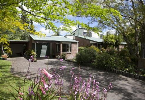 66 Addison Street, Leamington