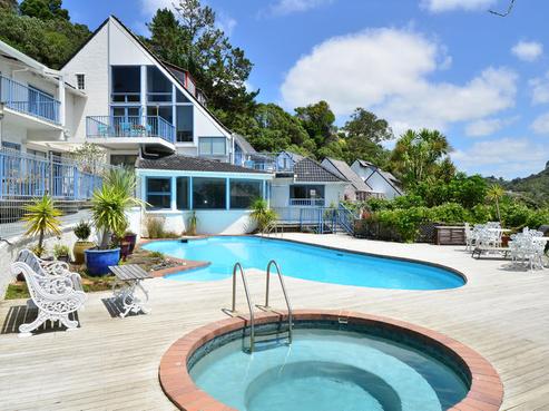 2B Weranui Road, Waiwera