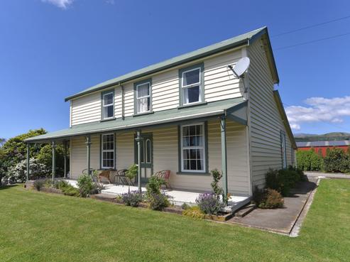 23 River Terrace Road, Brightwater