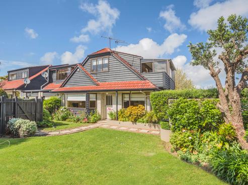 2/9 Ursula Place, Half Moon Bay