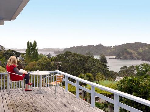 5 Hillside Crescent, Leigh