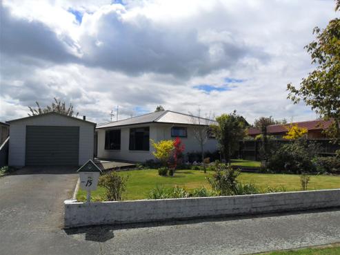 15 Kelvin Crescent, Allenton