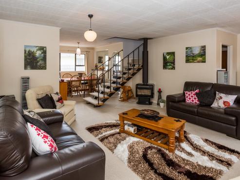 6 Lannie Place, Greenmeadows