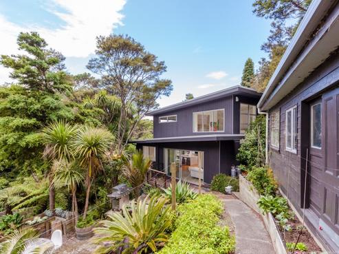 58 Tanekaha Road, Titirangi