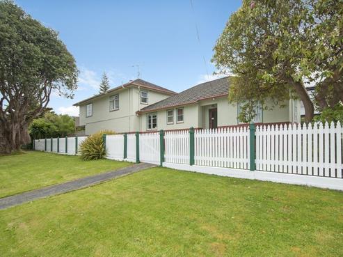 28 Saint James Avenue, Boulcott