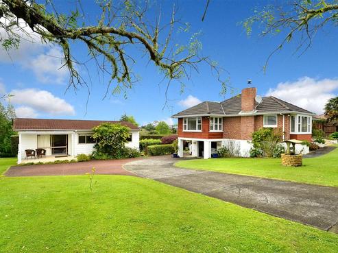 15 School Road, Riverhead