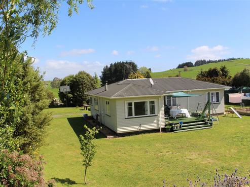5 Akatarere Road, Pukeatua