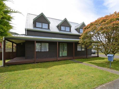 1 California Drive, Totara Park