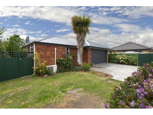 157 Saint Johns Street, Bromley