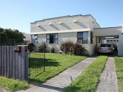 606 Elm Road, Akina