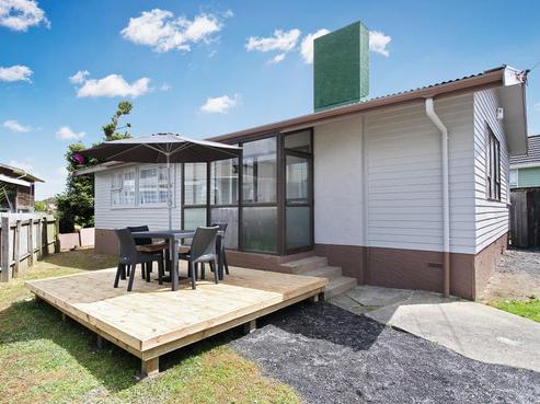 59 Cobham Crescent, Kelston