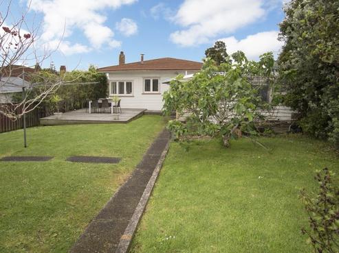 98 Kiwi Road, Point Chevalier