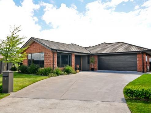 5 Connor Court, Huntington