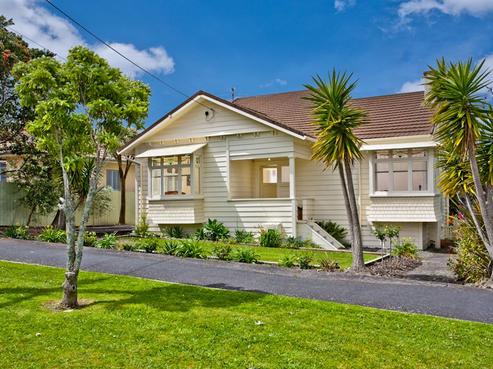 6 Merani Street, Narrow Neck