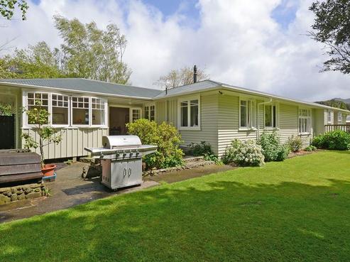 9 Birch Grove, Pinehaven