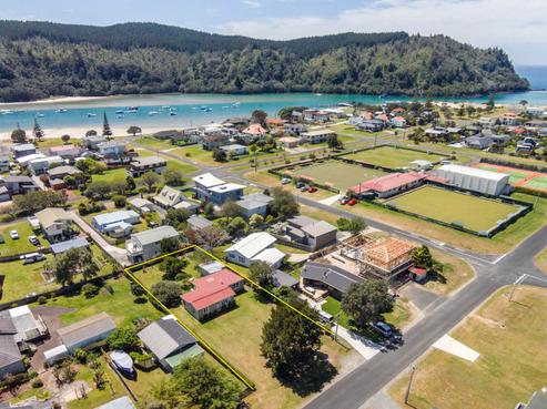 402 Barrowclough Road, Whangamata