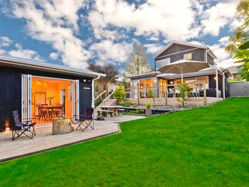 8 Sealy Road, Torbay