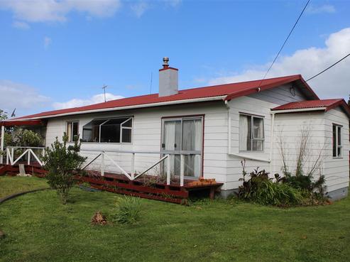 25 Pyle Road West, One Tree Point