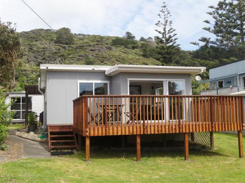 10 Centreway Road, Port Waikato