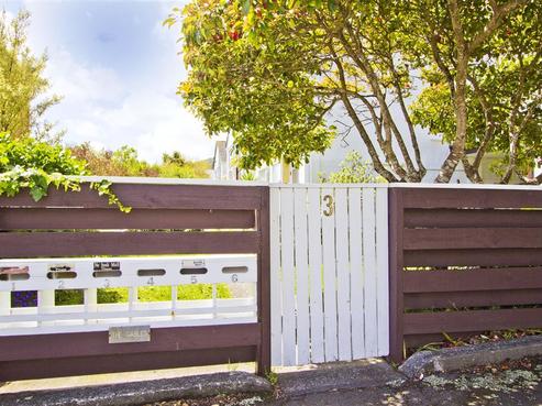 3/3 Kowhai Street, Eastbourne