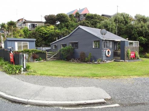 8 Moana Street, Kaka Point