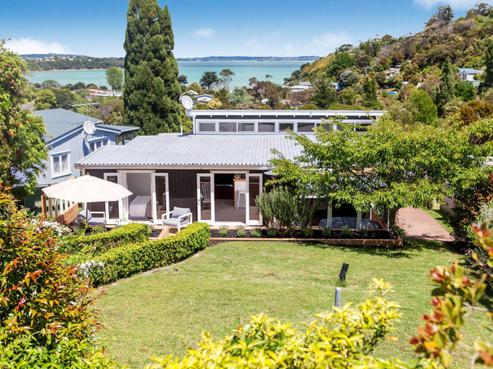 4 Moana Avenue, Surfdale